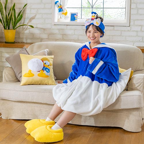Donald Wearable Blanket Delightful Donald Duck | Tokyo Disney Resort
