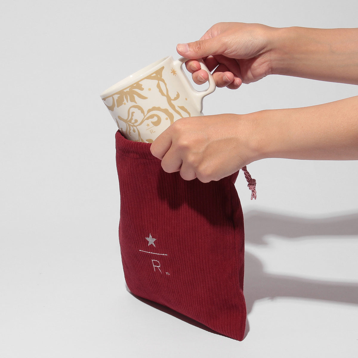 Starbucks Reserve Drawstring Pouch Corduroy Red S | Starbucks Japan