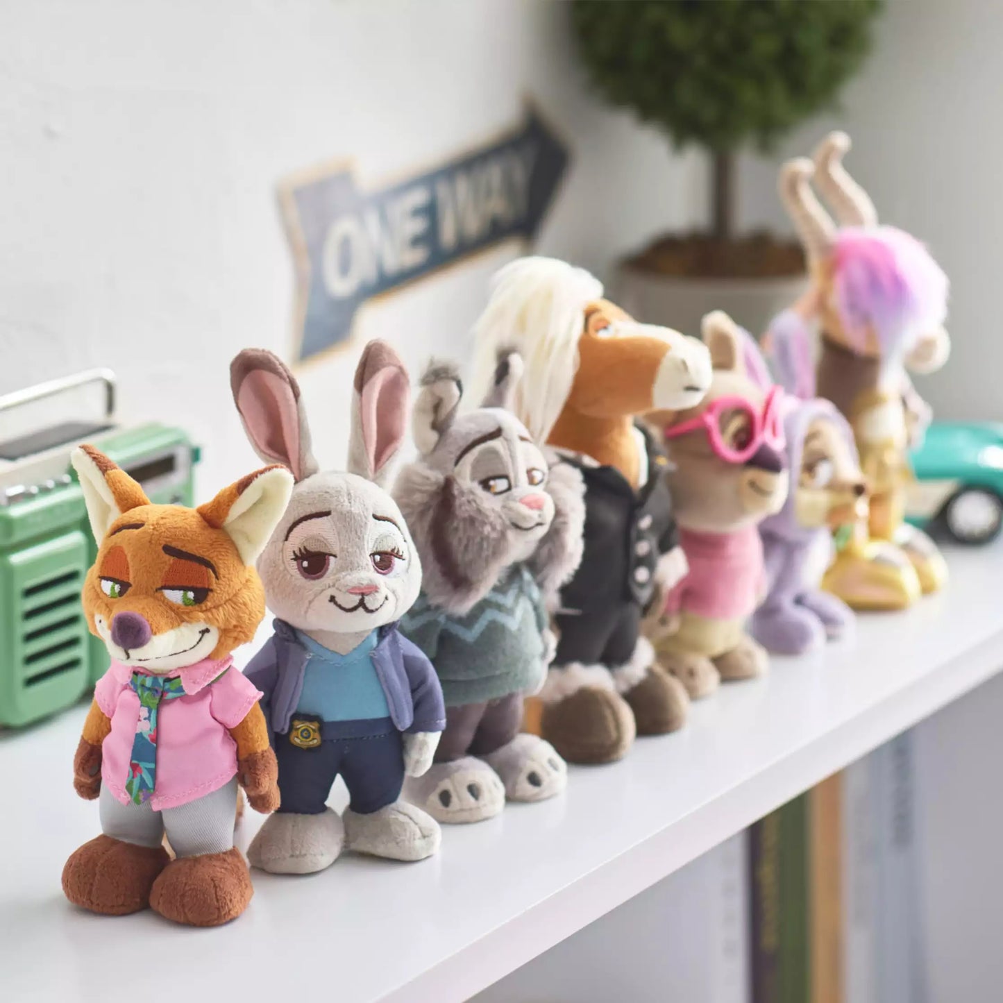 Disney stanDs-Zootopia 2-Gazelle