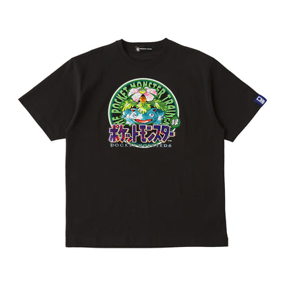 Pokémon  - 30th Anniversary Package Design - T-Shirt in Pouch Pokémon  Green