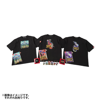 Pokémon  - 30th Anniversary Package Design - T-Shirt in Pouch Pokémon  LEGENDS Arceus