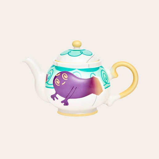 Teapot with a motif of Polteageist. Shop at LEALEA MART.